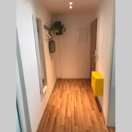 Apartment Sonnige 2-zimmerwohnung Mit Veranda *