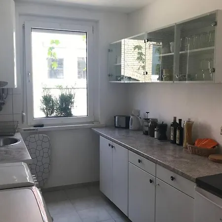 Apartment Sonnige 2-zimmerwohnung Mit Veranda Stuttgart